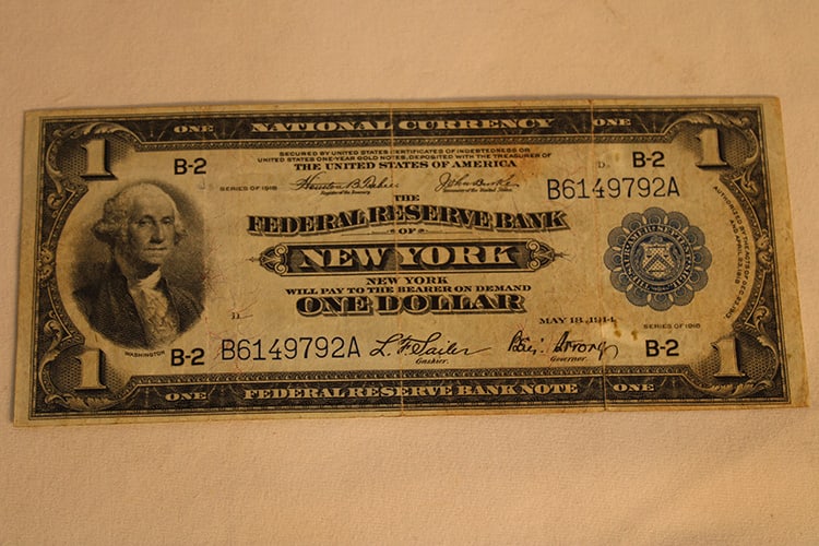 $1 1914 "The Federal Reserve Bank Of New York": $1 1914 "The Federal Reserve Bank of New York". Large size, blue seal. Estate fresh.
