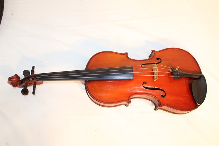 Old 4/4 Violin Labeled Antonius Stradivarius Faciebat (1 of 13)