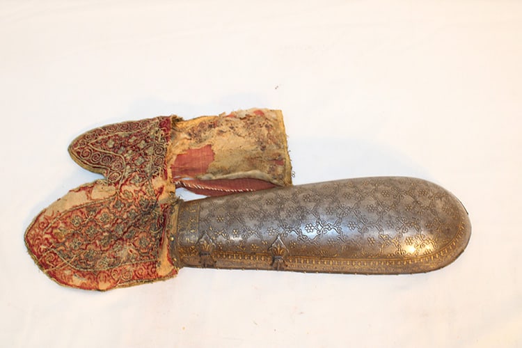 Early 19Th C. Indian Arm Guard (Bazu-Band) (1 of 5)