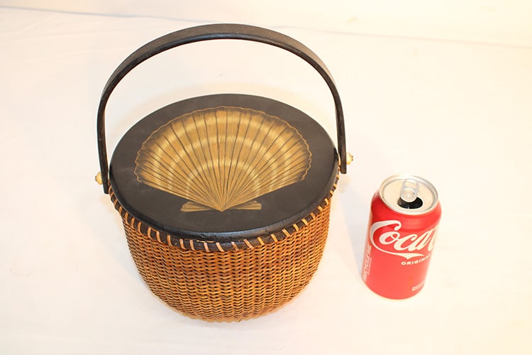 Custom Swing Handle Nantucket Basket Hand Painted By Dinah: Custom swing handle Nantucket basket hand painted by Dinah. Swing handle. Estate fresh in nice condition. Appr. 9" wide, 11" tall.