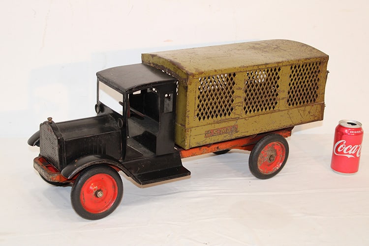 Nice 1920s Keystone U.S. Mail Pressed Steel Toy Truck (1 of 6)