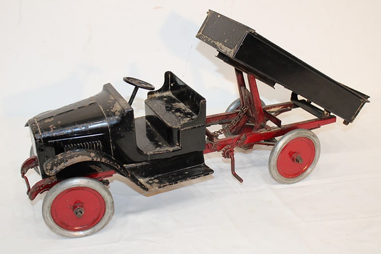 1920S Buddy-L Pressed Steel Toy Dump Truck In Original Paint (1 of 8)