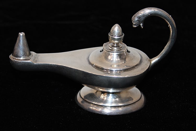 Real neat sterling silver Aladdin lamp 5.66 ozt. Marked 925 Mexico. Has a serpents head on the (1 of 4)