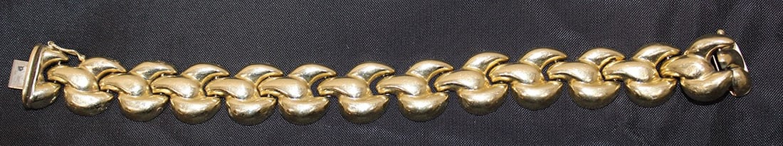 Awesome link 14k gold bracelet 15.9 dwt. 1 link needs a pin (easy pin). Very substantial piece, (1 of 5)