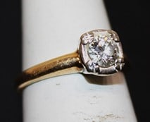 Nice estate diamond ring in a 14k settings. 1.9 dwt total. Hinsdale estate. Appr. size 5 3/4.: Nice estate diamond ring in a 14k settings. 1.9 dwt total. Hinsdale estate. Appr. size 5 3/4.