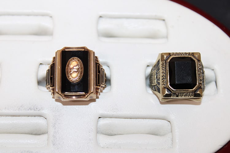 (2) 10k gold class rings 14.5 dwt. Both in nice condition. Richmond estate. (1 of 4)