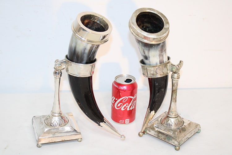 Pair of horn spill vases with silver plated stands. Horns are in nice condition, silver plate needs (1 of 5)