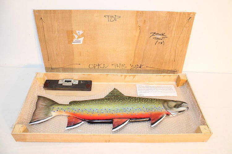 Original hand painted Greg Pezzoni brook trout in the original shipping case. Never taken out. Real (1 of 5)