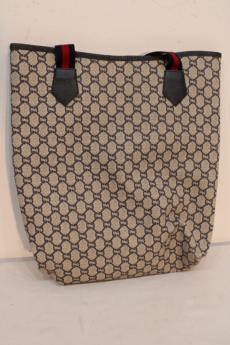 Vintage Gucci bag plus tote bag. Sherry line with blue and red straps. Nice condition, Richmond - 3