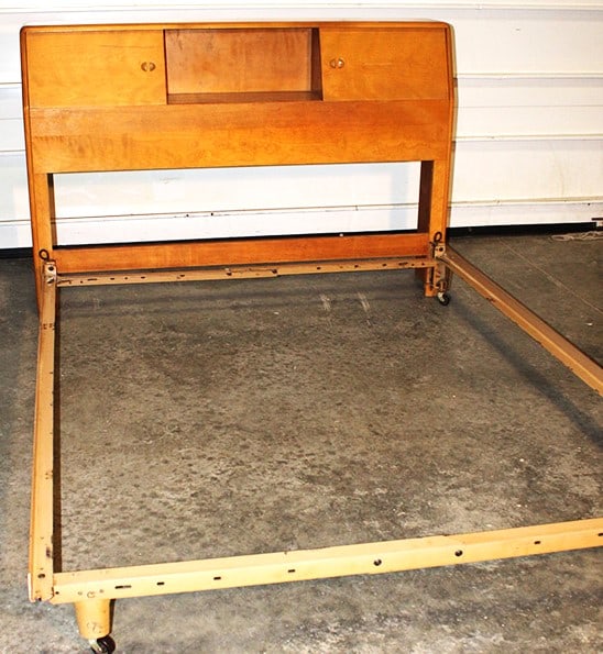 Heywood Wakefield full size bed with bookcase headboard. Wheat color, original bed frame. Normal (1 of 5)