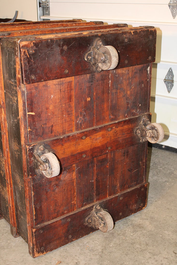 Great early 1900s industrial cart. Wood slat side, 4 large iron wheels (2 that swivel) rolls. Real - 4