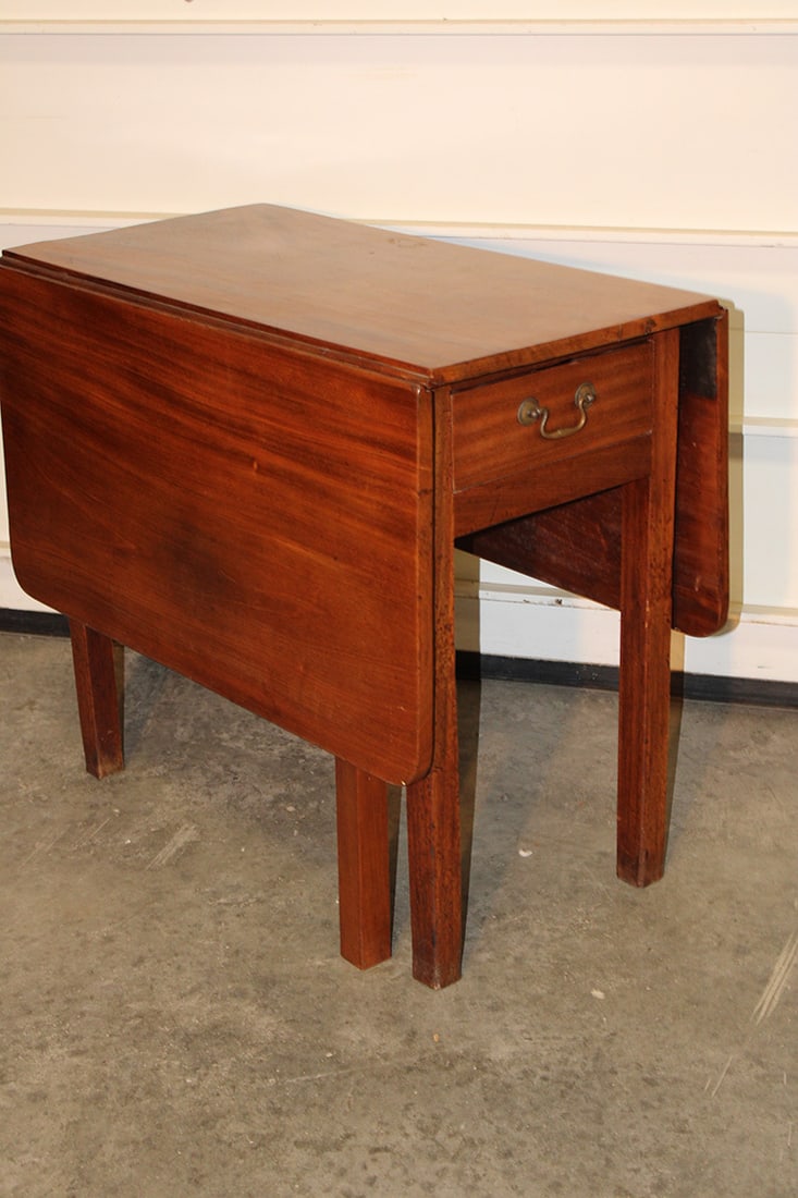 Sweet 33" period swing leg drop leaf table. Has 1 board top and (2) 17" leaves, (2) finely (1 of 5)