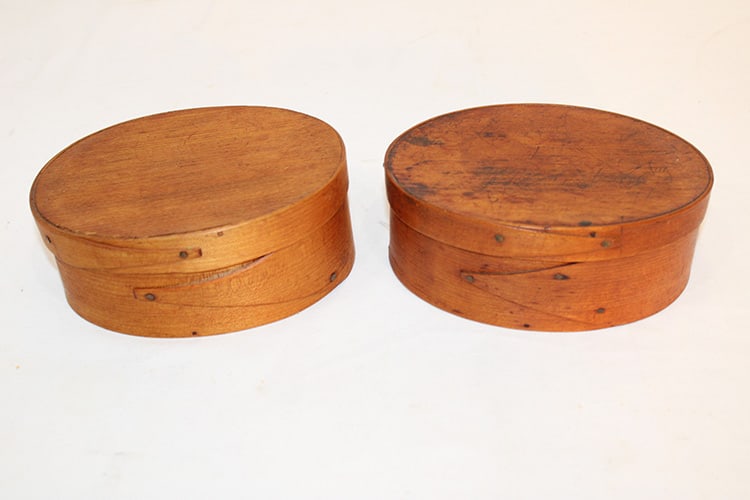 Match pair of 6.5" antique Shaker oval covered box with fingers. Estate fresh in nice condition. (1 of 6)