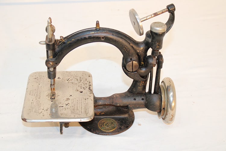 Antique Willcox & Gibb sewing machine. Patent date 1883. Estate fresh. Original paint #A494107 (1 of 6)