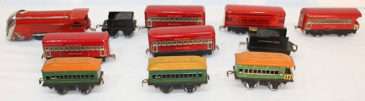 Group of antique Marx trains. Estate fresh, wear consistent with age. (1 of 3)