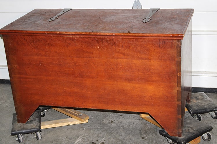 John Wanamaker lift top blanket chest. Nicely dovetailed, no till, iron strap hinges. Finish is worn (1 of 6)