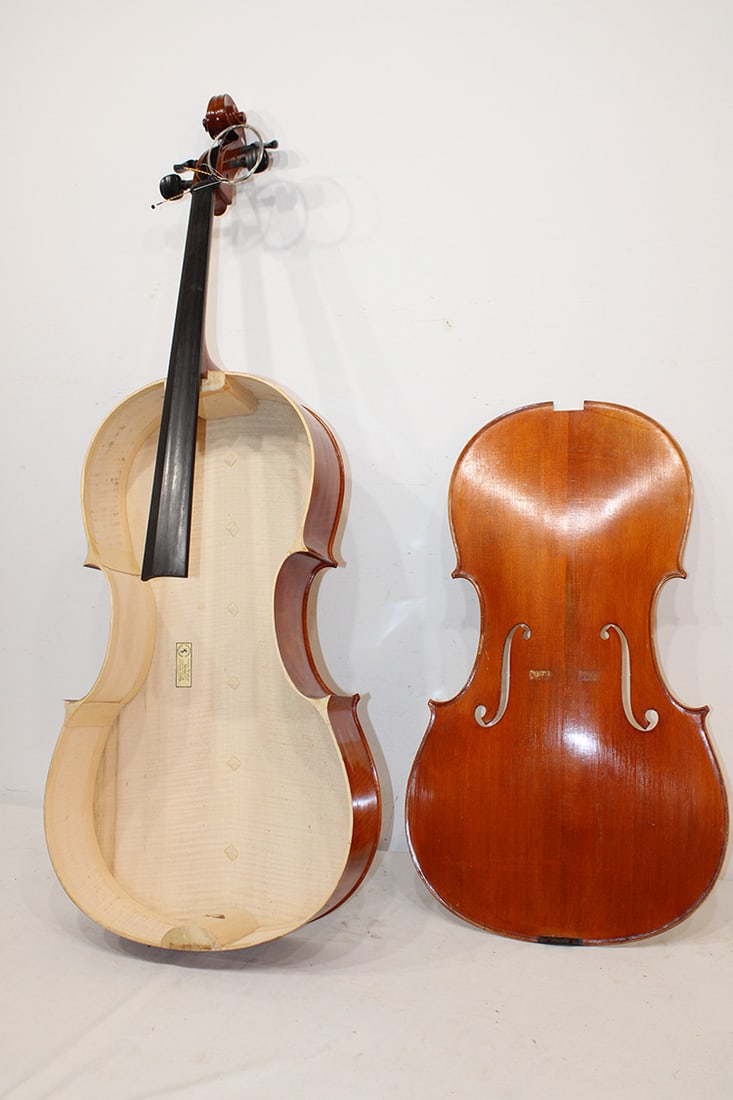 Real nice 4/4 cello labeled Calin Wultur model #7. Reghin Romania 2015 serial #111729. Real nice (1 of 7)