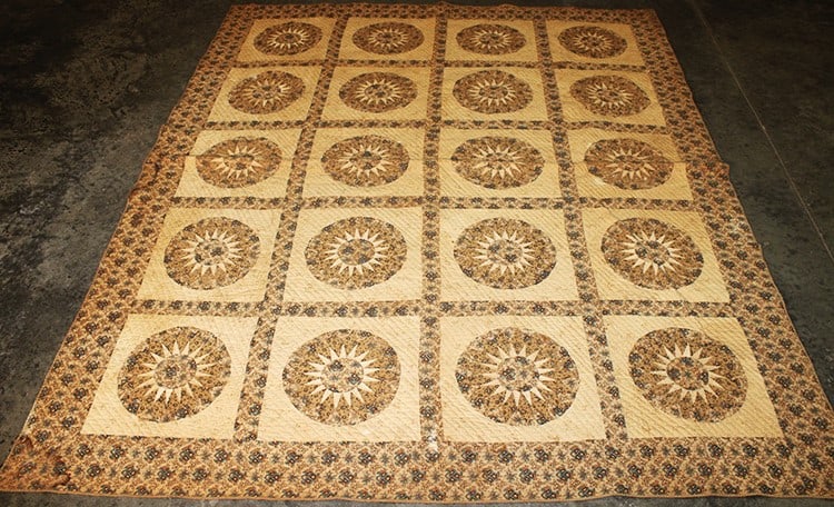 Large antique quilt with a sunburst type pattern. Estate fresh. Has a couple of small stains,: Large antique quilt with a sunburst type pattern. Estate fresh. Has a couple of small stains, defects. 96"x82".
