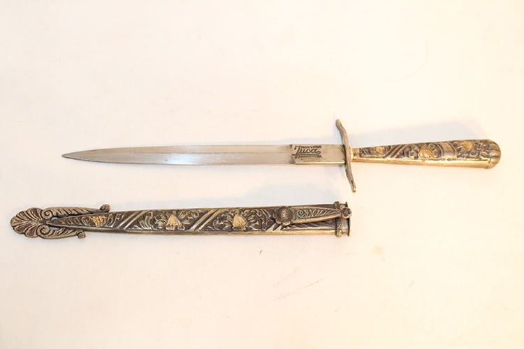 Nice Juca Industria Argentina Guacho knife 800 silver and gold. Has a scabbard. Nice condition, (1 of 4)