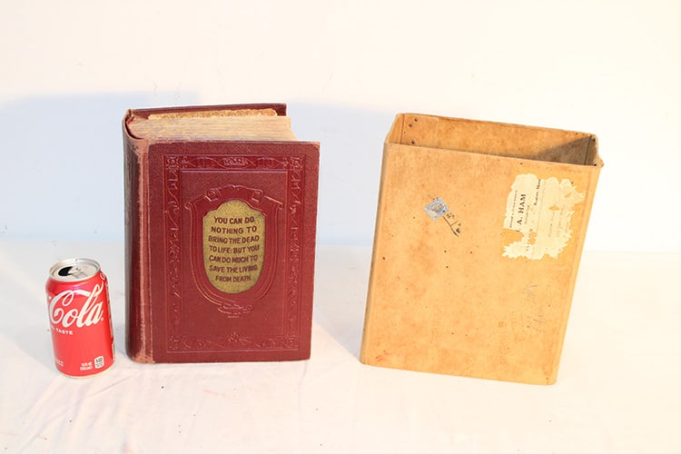 1923 edition of The Library of Health & Diseases by Dr. Frank Scholl. Has the original shipping (1 of 10)
