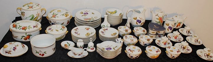 Fabulous Royal Worcester "Evesham" dish set over 80 pieces. Estate fresh. Everything looks good, (1 of 7)