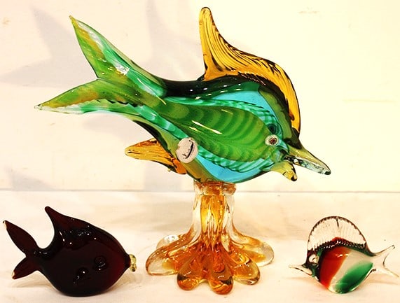 3 vintage Murano fish, very pretty. Estate fresh in good condition. Largest is appr. 12" long. Has a (1 of 5)