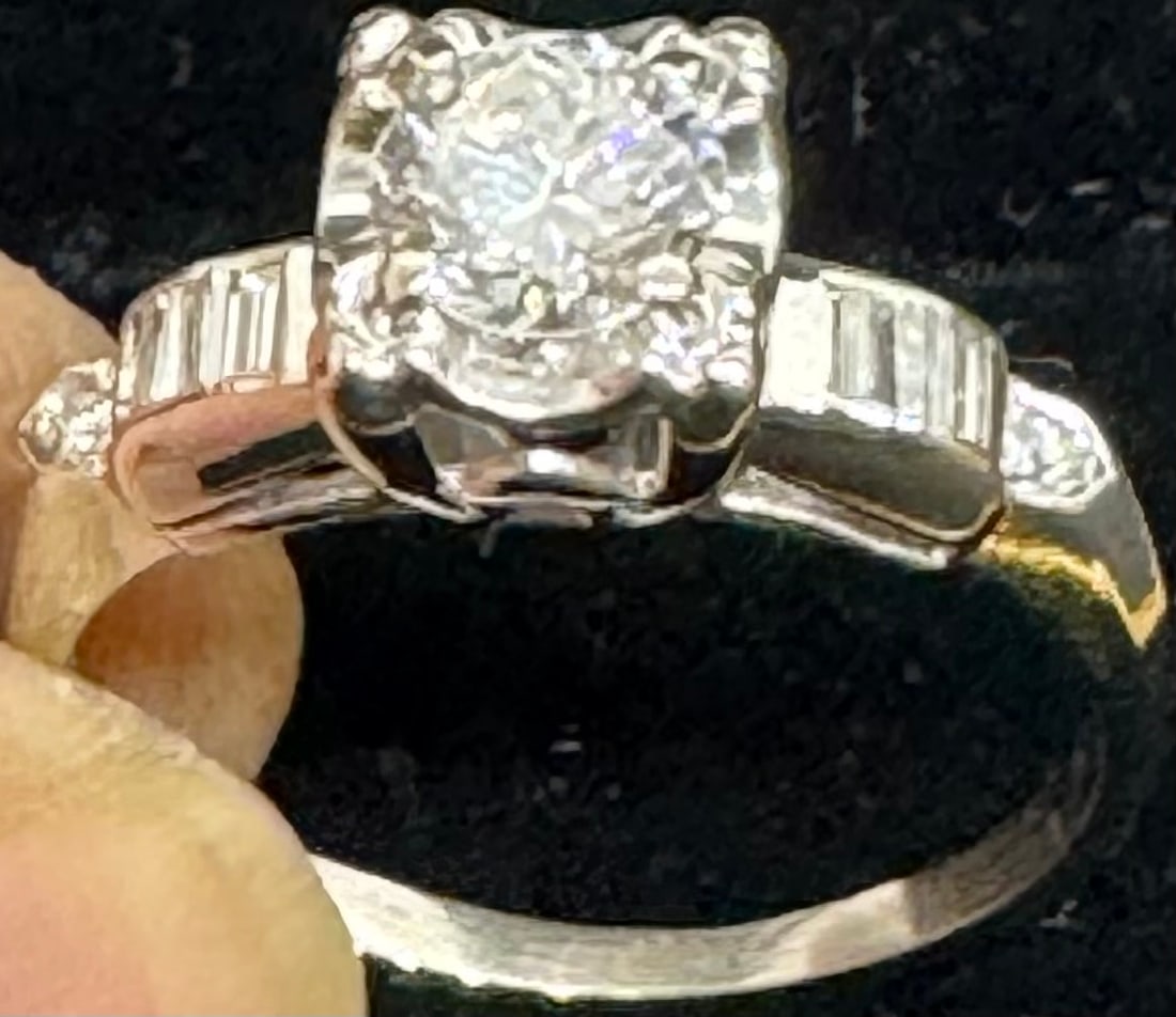 Beautiful 14 karat gold diamond engagement ring (1 of 5)