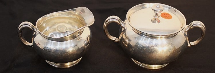 Pair Of Nice Sterling Sugar And Creamer 12.93 Ozt: Pair of nice sterling sugar and creamer 12.93 ozt. In nice condition, no monograms. Sugar bowl size is appr. 6.5" wide.