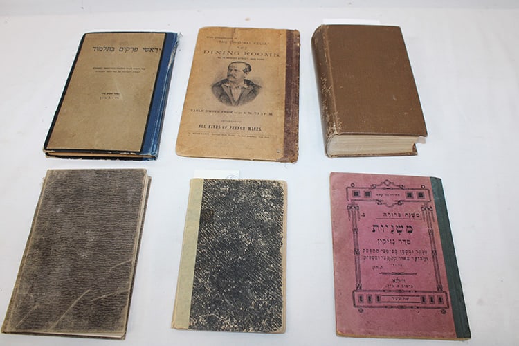 6 Estate Fresh Hebrew Books Including Passover Army, Navy, Bible, Etc.: 6 estate fresh Hebrew books including Passover army, navy, bible, etc. Main Chapter In The Talmud, The Haggadah And Order Of Passover, Hebrew Bible, Mrs. Philip Cowen's Seder Service, Pesach Haggadah