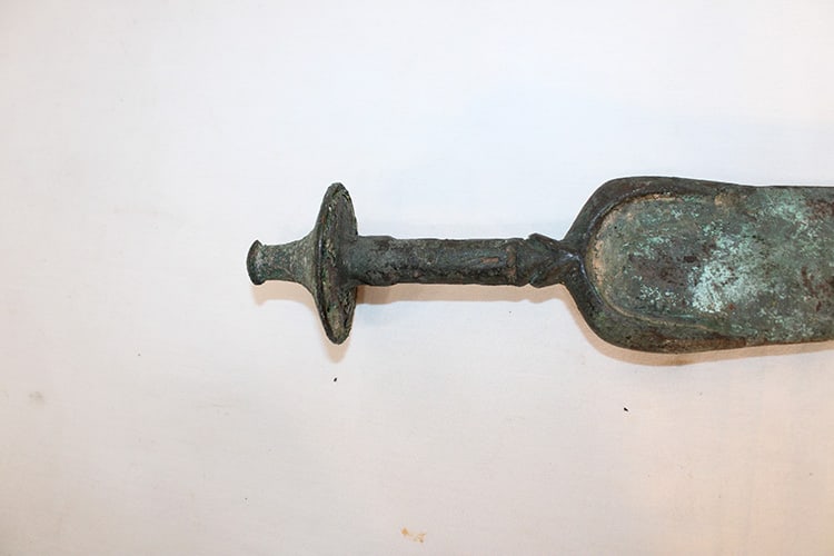 Wonderful Ancient Solid Bronze Great Dagger - 2