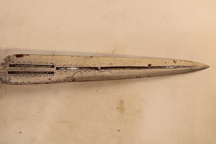 Fancy 19Th C. Dagger With Engraved Blade - 5