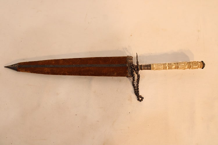 Fancy 19Th C. Dagger With Engraved Blade - 6