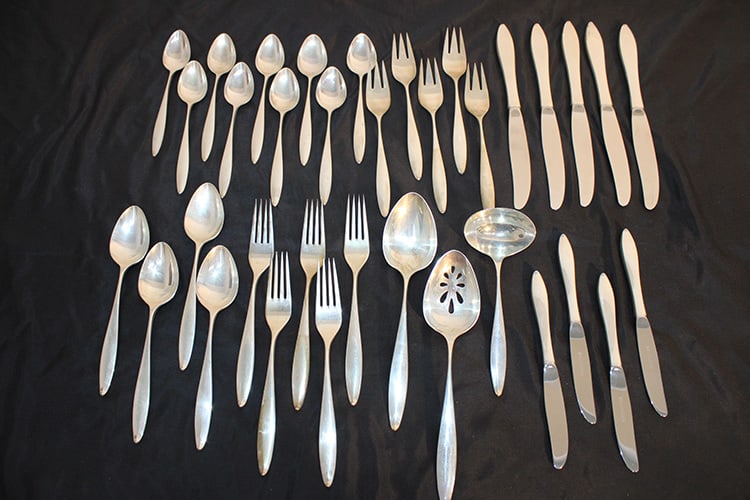 35 Piece Sterling Silver Set 34.4-ozt, Towle "Vespera": 35 Piece Sterling Silver Set 34.4-ozt, Towle "Vespera". 34.4-ozt plus 9 weighted pieces, no monograms. Vermont estate.