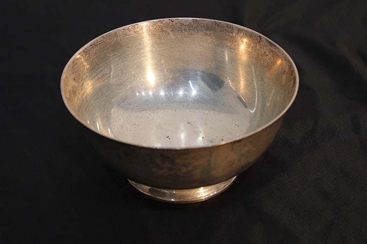 J.E Caldwell & Co. Sterling Silver Bowl 15.54-ozt.: J.E Caldwell & Co. Sterling Silver Bowl 15.54-ozt. "exemplar" Paul Revere 1768 in nice condition, no monograms, needs polishing. Estate fresh.