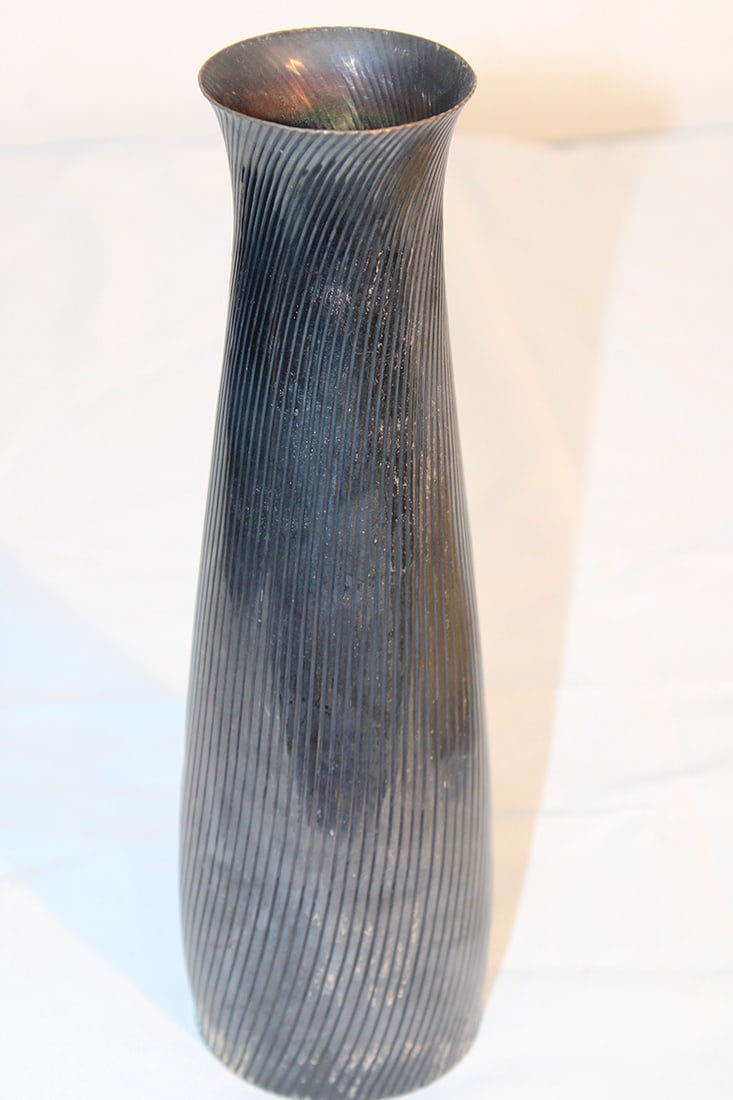 Large Heavy 10" Sterling Vase by Designer S. Frillgren (G.A.B.) 17.5-ozt.: Large Heavy 10" Sterling Vase by Designer S. Frillgren (G.A.B.) 17.5-ozt. (Guldsmedsaktiebolaget) Renowned Swedish Silversmith. Estate fresh.
