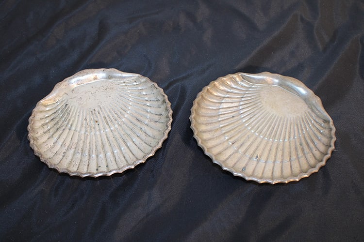 Pair of Sterling Silver Fisher Shell Dish 9.82-ozt.: Pair of Sterling Silver Fisher Shell Dish 9.82-ozt. Footed with no monograms, estate fresh. 6.5" across.