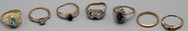 7 Gold Rings, 5 are 14K (6.6 Dwt), 2 are 10K (2.0 Dwt) (1 of 3)
