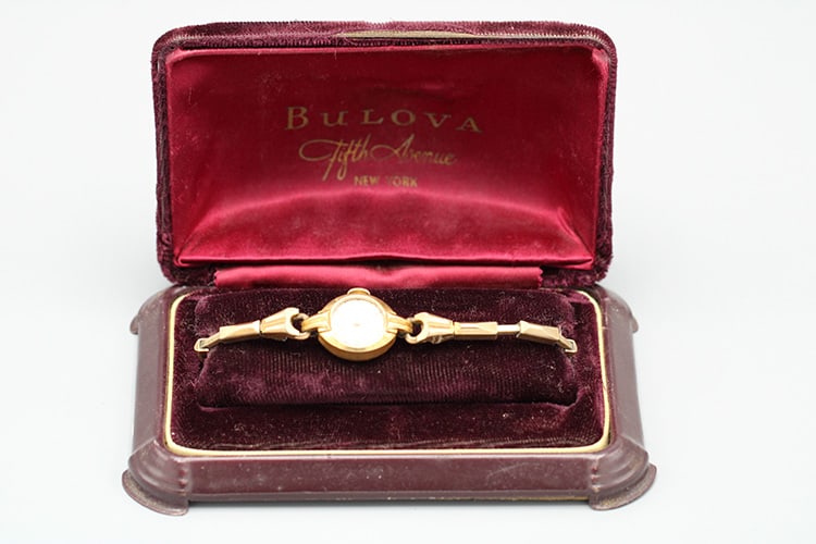 14K Gold Bulova Ladies Watch (1 of 4)