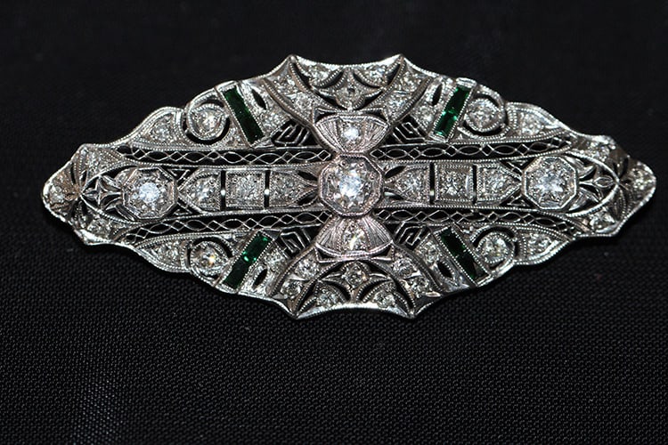 Fabulous platinum Diamond & Emerald Brooch, 7.8 Dwt. (1 of 4)