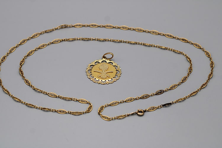 14K Gold 30" Necklace (4.8 Dwt), 18K Gold Saudi Arabian Pendant (3.6 Dwt) (1 of 5)