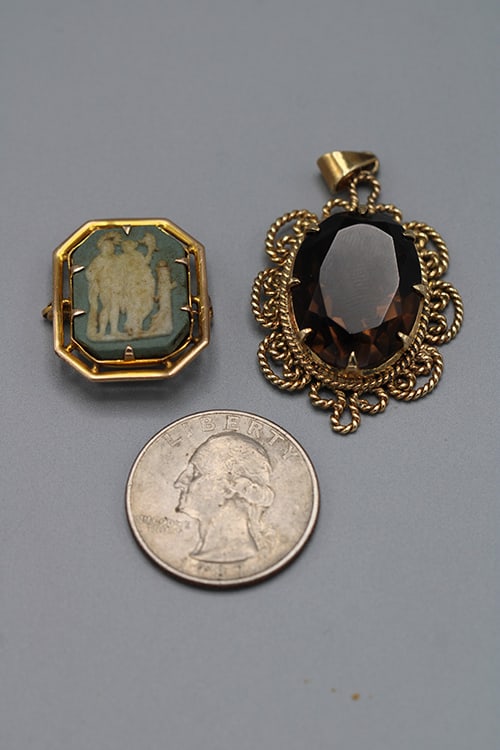 Fine 14K Gold & 10K Gold Brooch & Pendant (1 of 7)