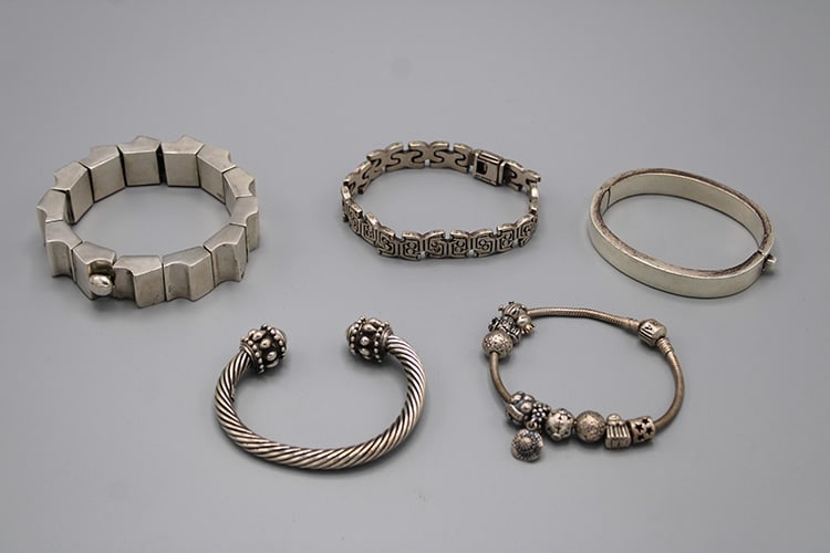 5 Fancy Sterling Silver Bracelets 10.9 ozt.: 5 Fancy Sterling Silver Bracelets 10.9 ozt. Many marked with initials inside. Nice condition, estate fresh.