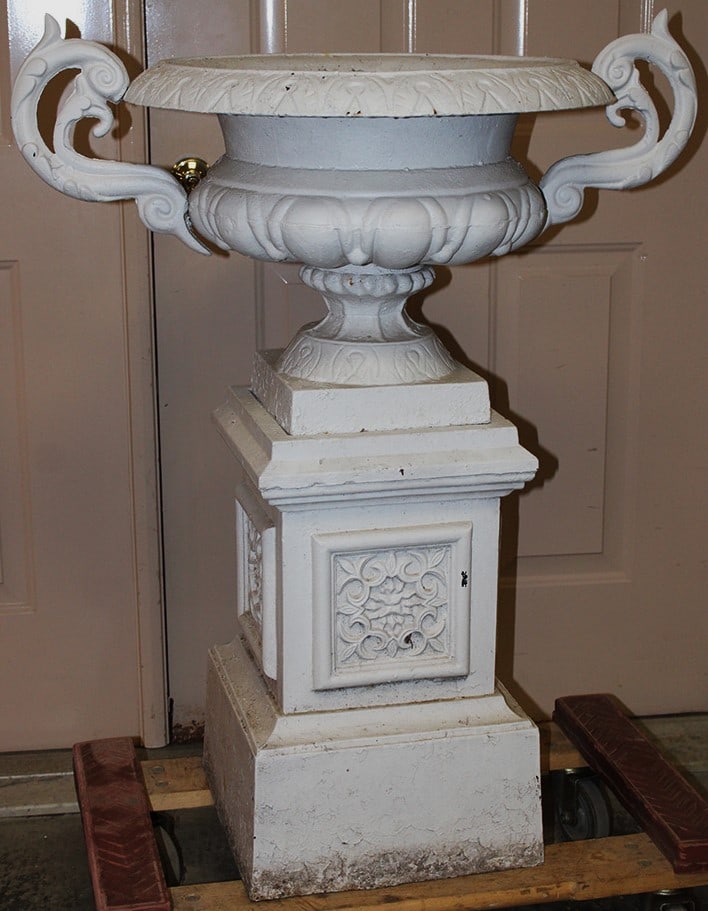 Large Antique 2 Piece Cast Iron 3' garden Urn (1 of 6)