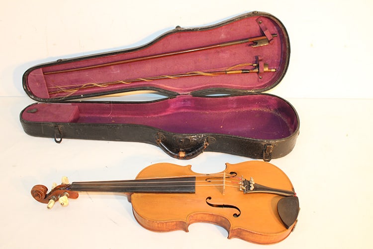 Old 4/4 Violin Labeled Antonius Stradivarius (1 of 15)