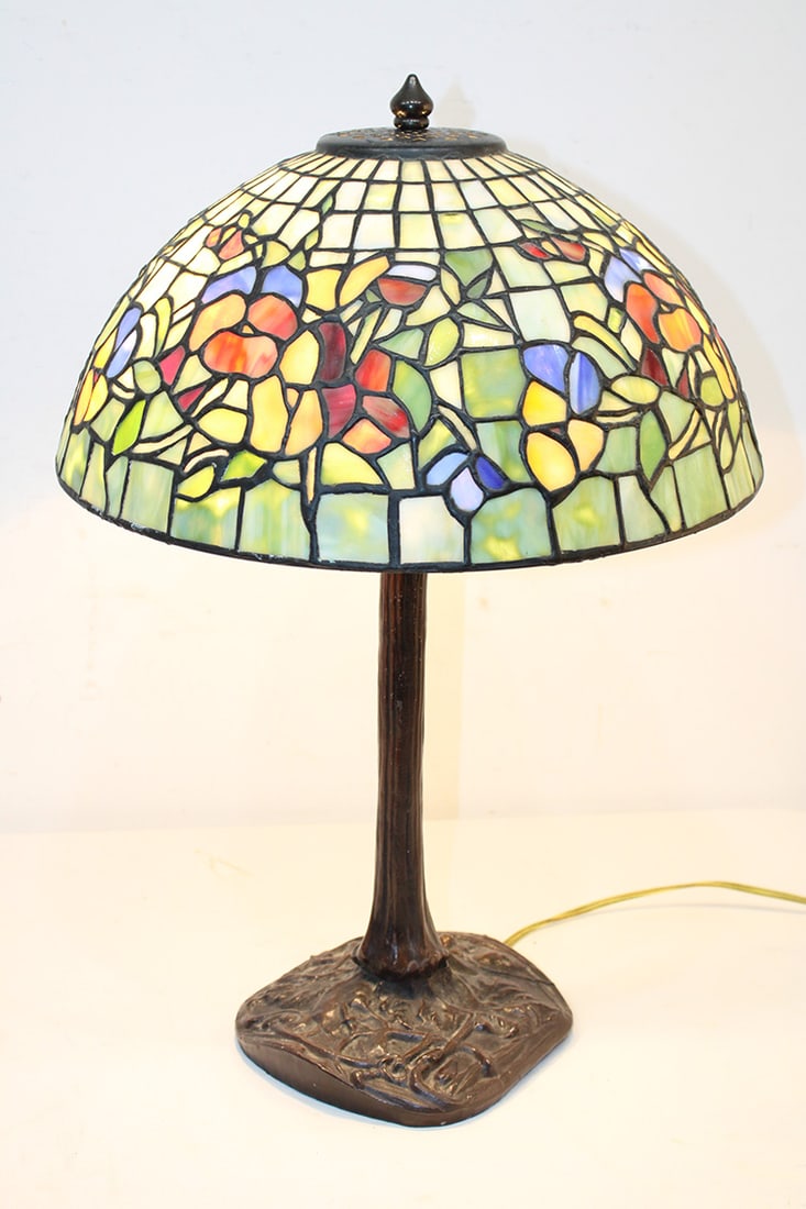 Beautiful signed Dale Tiffany 16" Leaded Table Lamp (1 of 7)