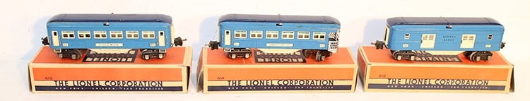 3 - Lionel Blue Comet "O" Guage 613, 614, 615: 3 - Lionel Blue Comet "O" Guage 613, 614, 615. In original boxes from Agawam, MA estate, has wear. Approximately 10" wide.
