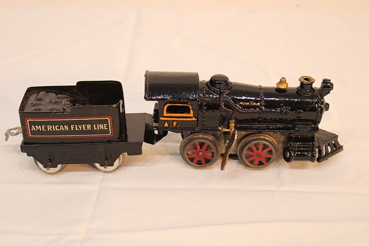 Rare Early Clockwork Wind Up Locomotive & Tender: Rare Early Clockwork Wind Up Locomotive & Tender. Working nice condition, Agawam MA estate, comes with key. Approximately 10".