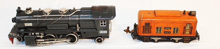 2 Lionel Train Engines 255-E, 243 (1 of 6)