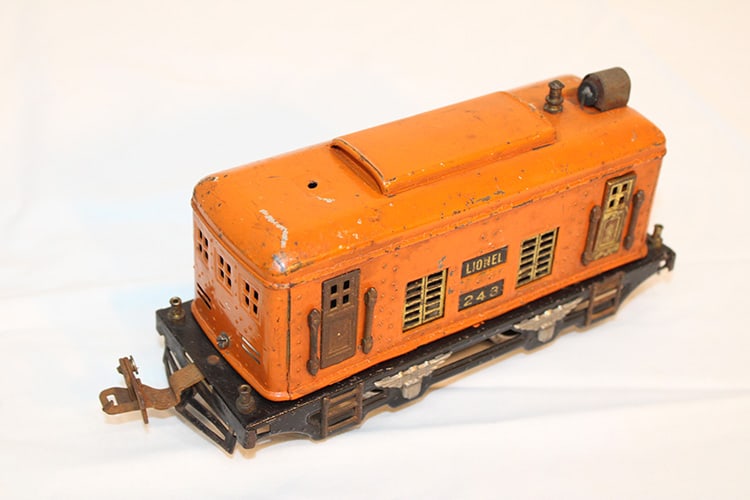 2 Lionel Train Engines 255-E, 243 - 4