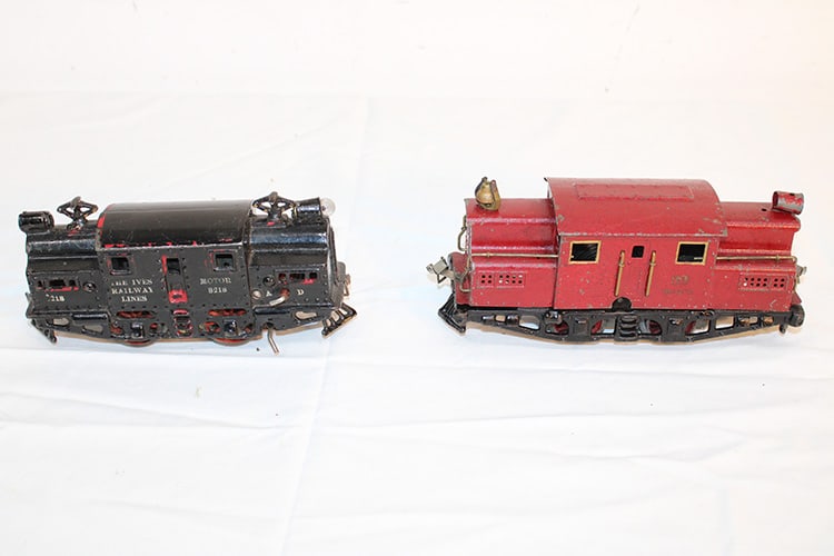 1922 Ives Clockwork Train Engine #32?, Ives 3218 Engine (1 of 8)